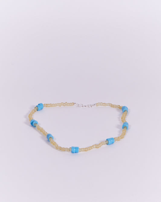 BEADED GLASS NECKLACE IN VASELINE & SKY