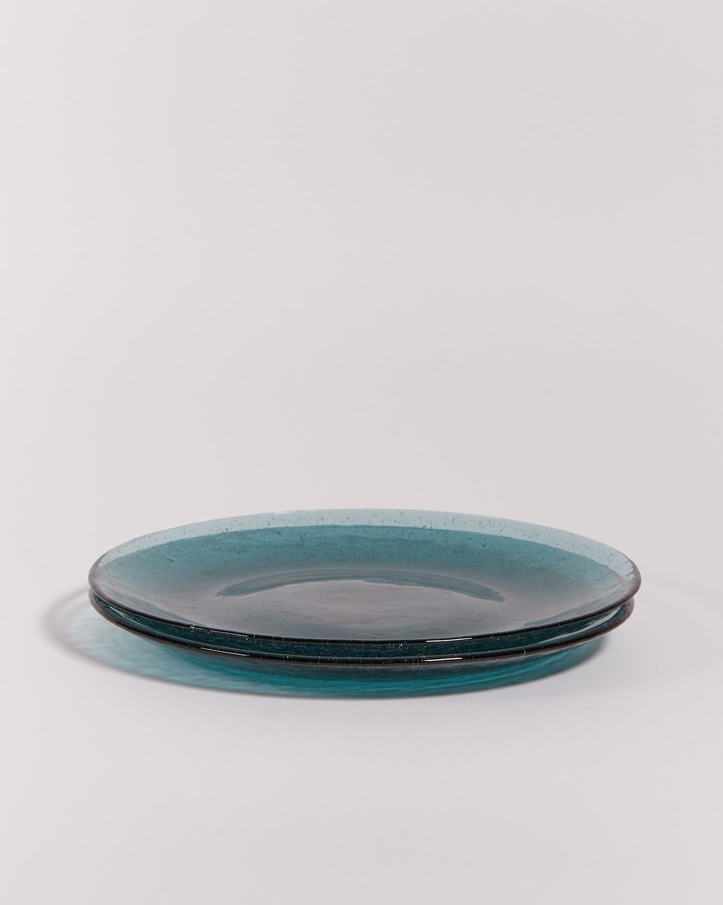 BUBBLE GLASS PLATE IN DEEP BLUE - MEDIUM