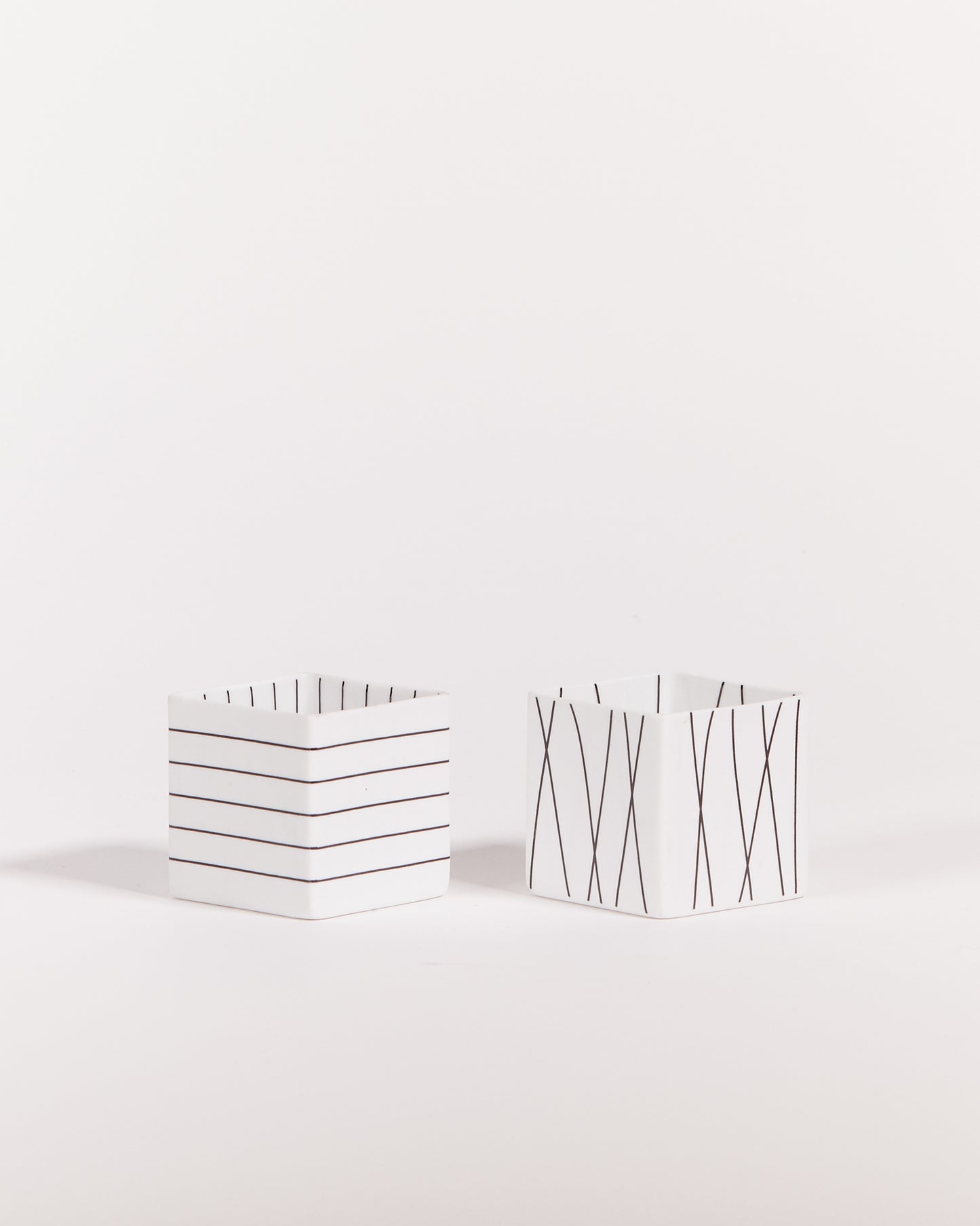 GEOMETRIC PORCELAIN CANDLE HOLDERS