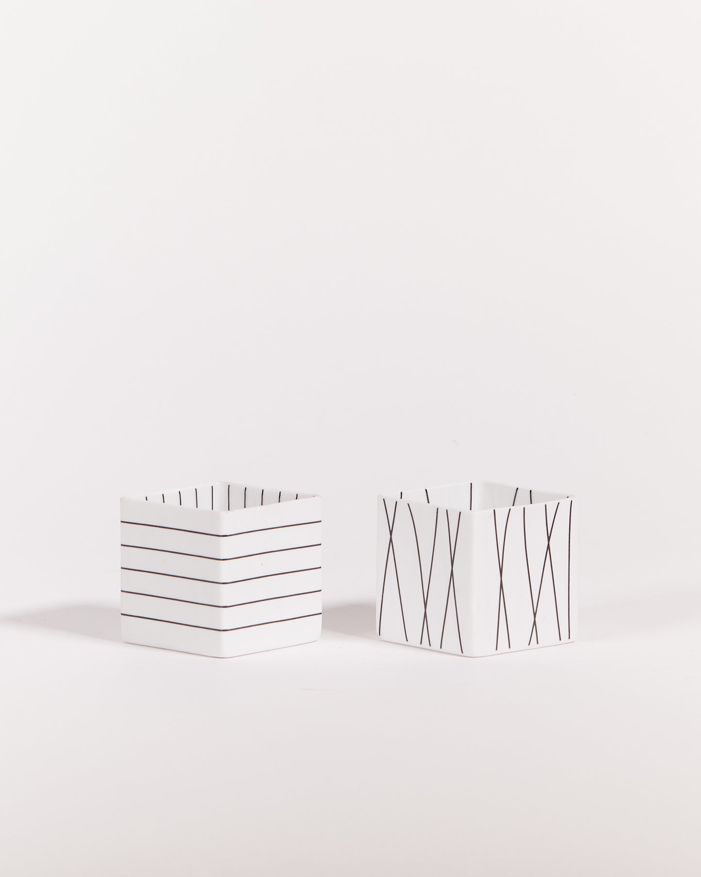 GEOMETRIC PORCELAIN CANDLE HOLDERS