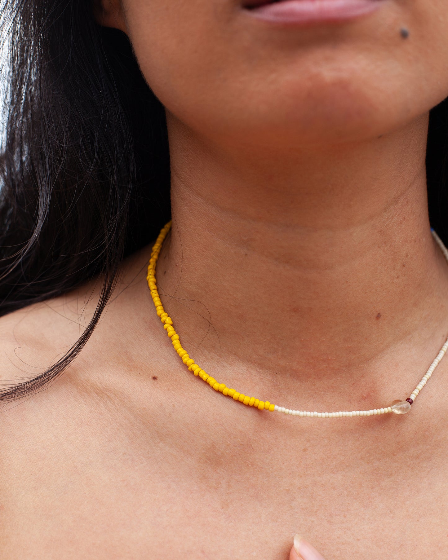 BEADED NECKLACE IN YELLOW